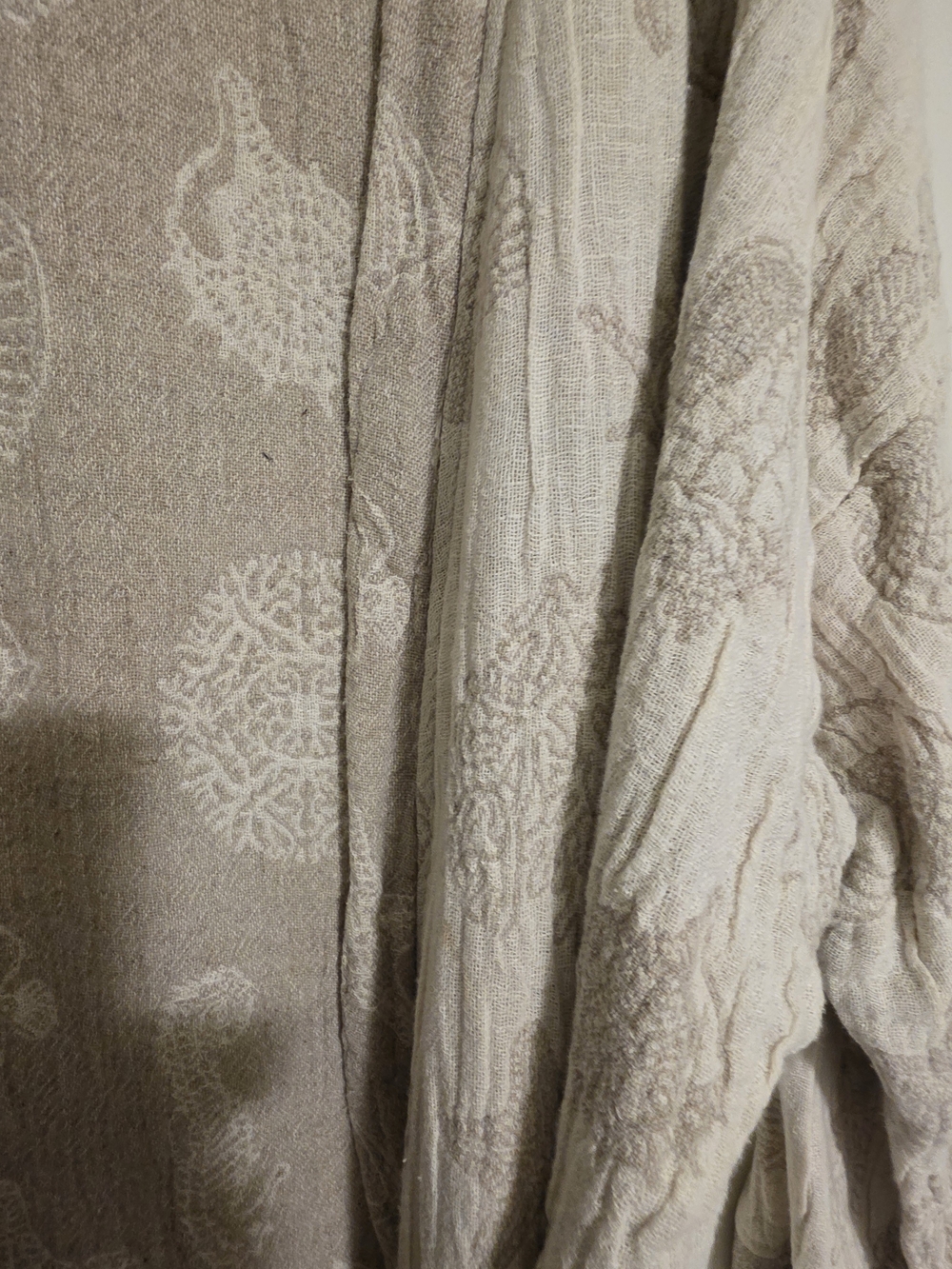 Light Beige Shell-Print Women's Robe - Picture 3 of 7